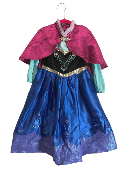 vestido princesa con capa